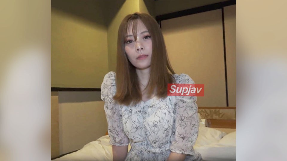 FC2PPV 4740827 *80% Off Until The 14th* [Uncensored] [Face Revealed] This Beautiful Wife, Who Looks Like She Works In An Esthetician Or Beauty Salon, Is Toyed With While Working At A School Lunch Center.